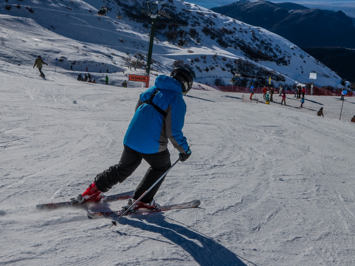 Pase + Traslado + Equipo de Ski o Snowboard en Cerro Catedral 4